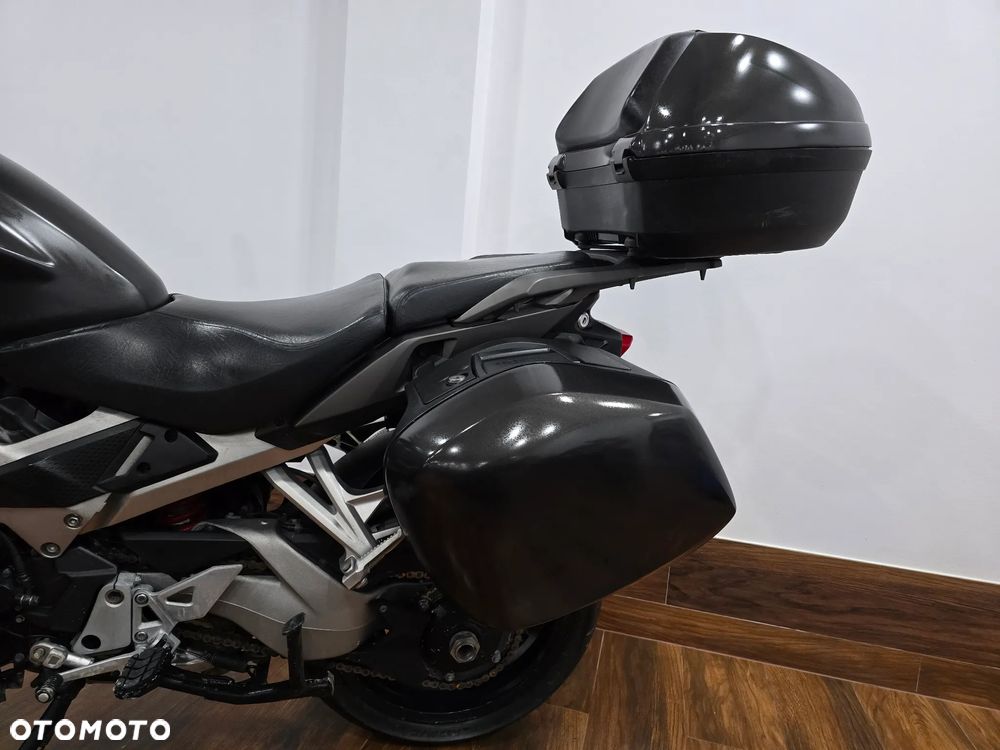 Honda VFR - 35
