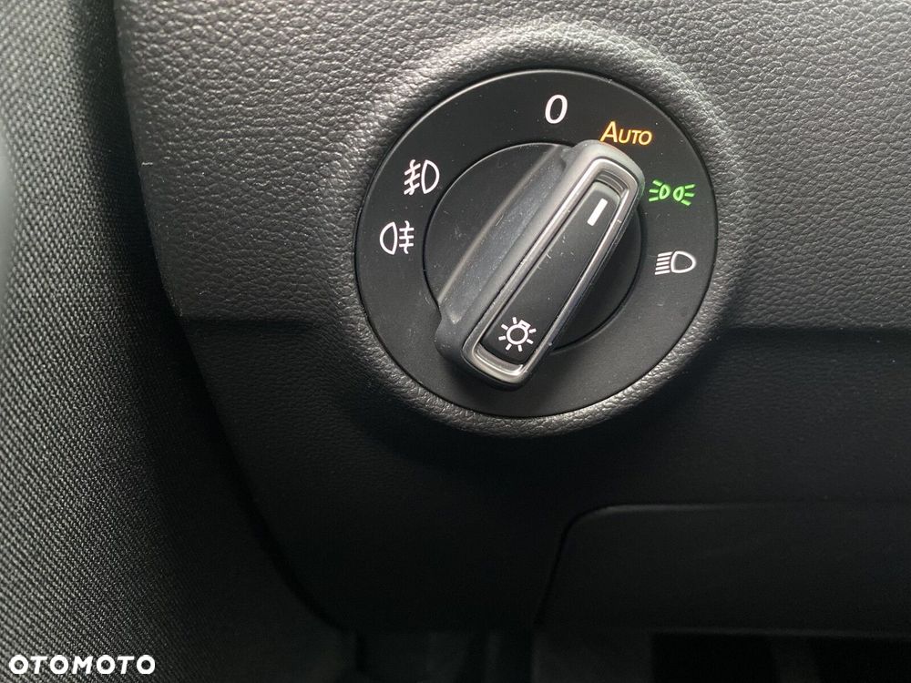 Volkswagen T-Roc - 18