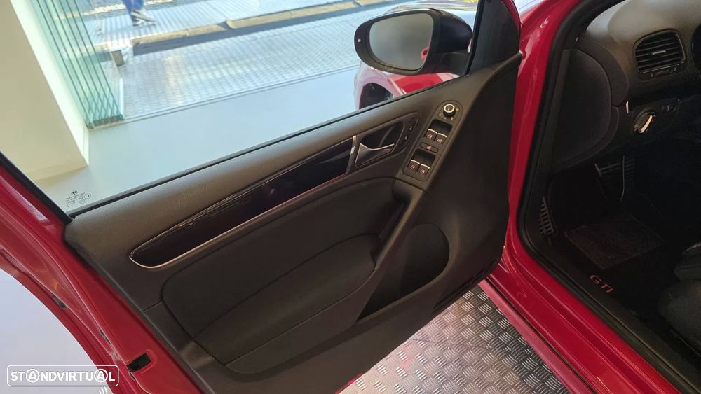 VW Golf 2.0 TSi GTI DSG - 35