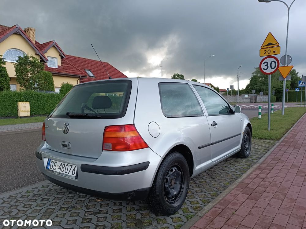 Volkswagen Golf 1.4 Basis - 3