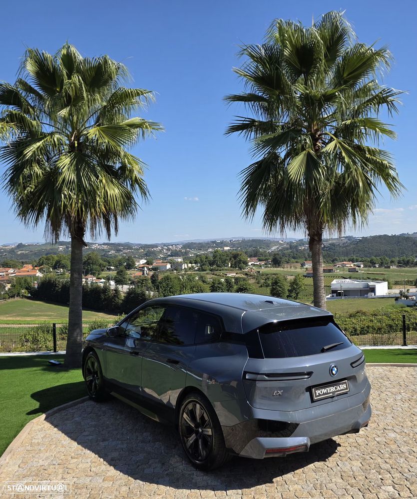 BMW iX xDrive40 - 10