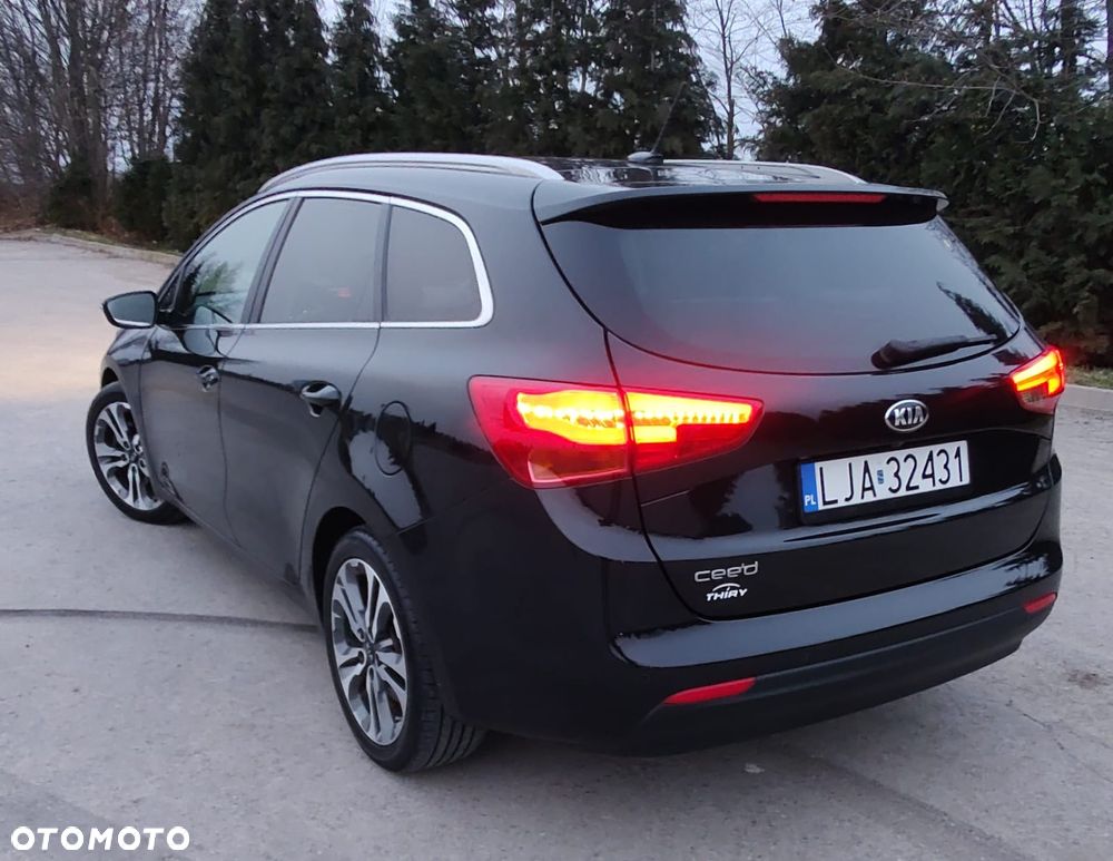 Kia Ceed 1.6 GDI Dream Team Edition - 3