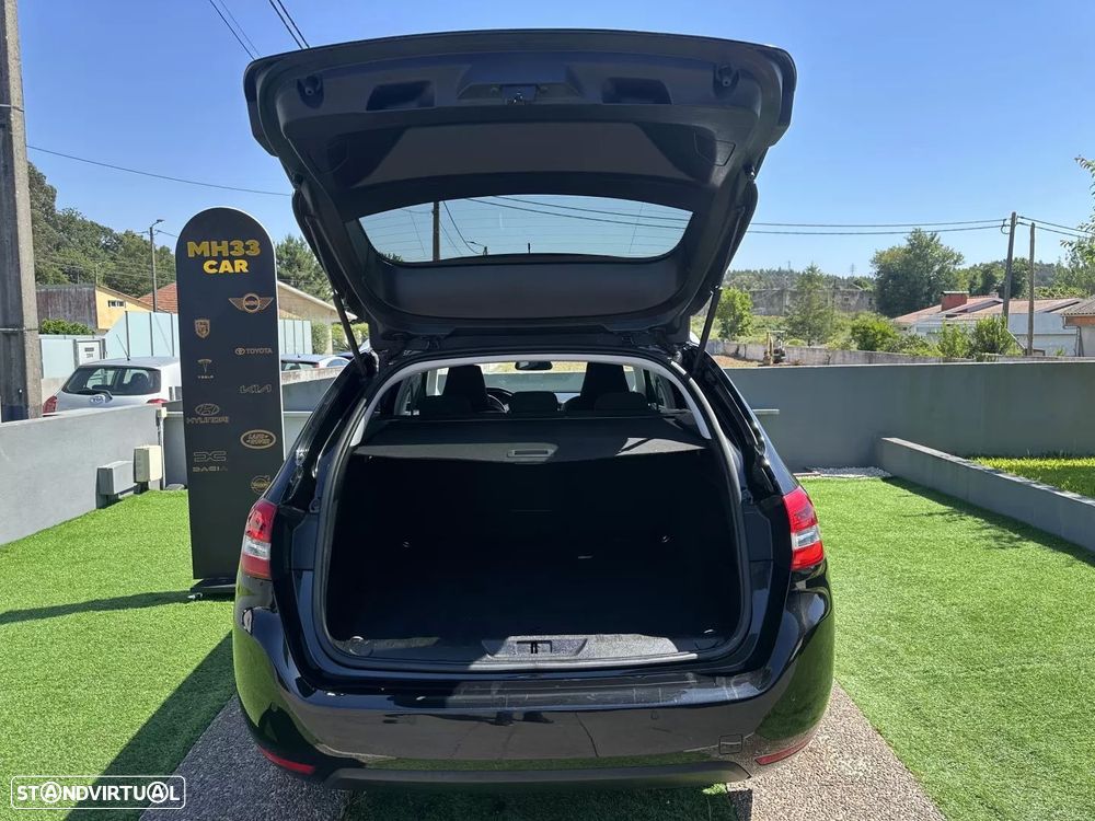 Peugeot 308 SW BlueHDi 130 EAT8 Allure Pack - 23