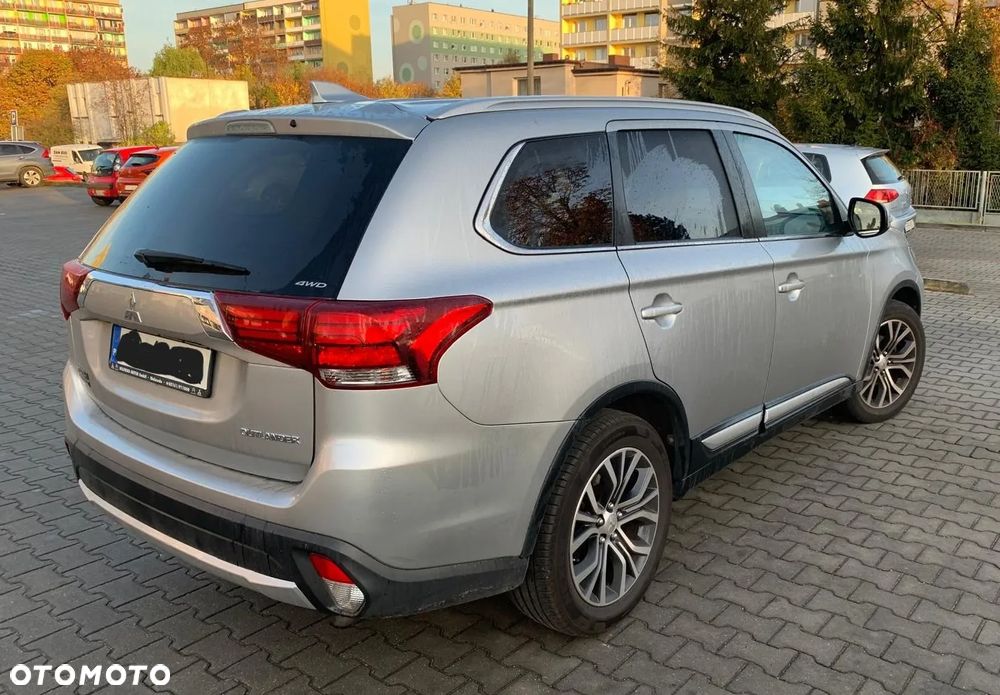 Mitsubishi Outlander - 3