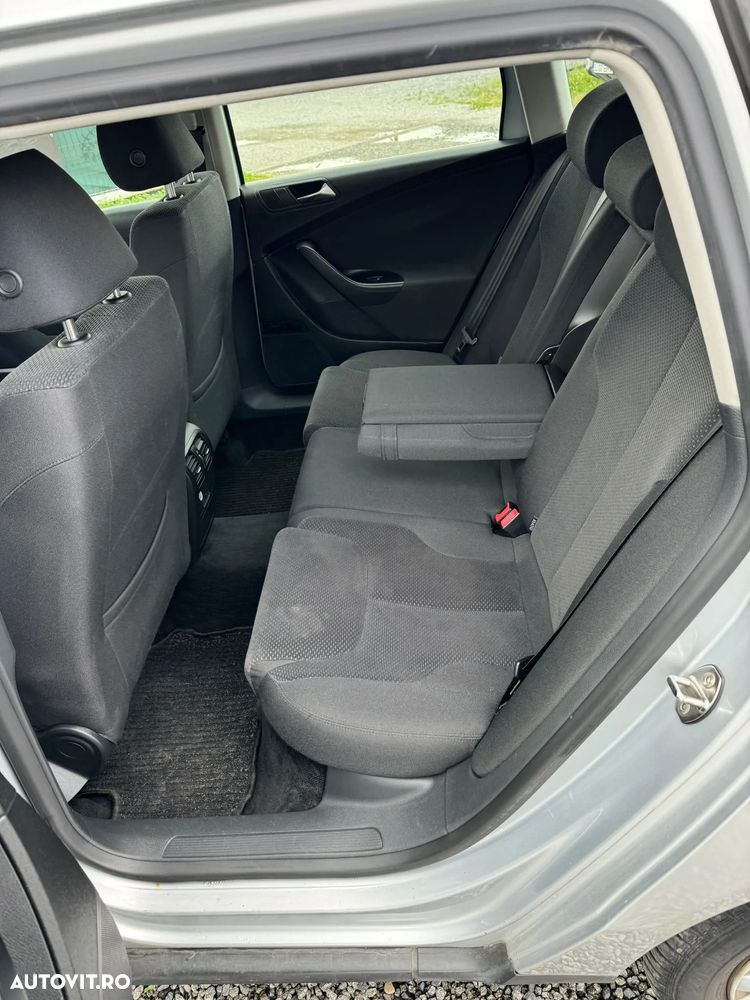 Volkswagen Passat - 16