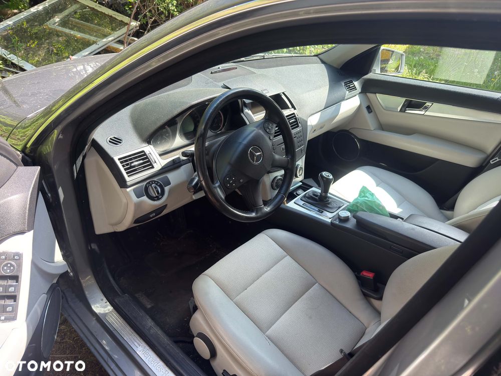 Mercedes-Benz Klasa C 220 CDI DPF Automatik BlueEFFICIENCY - 6