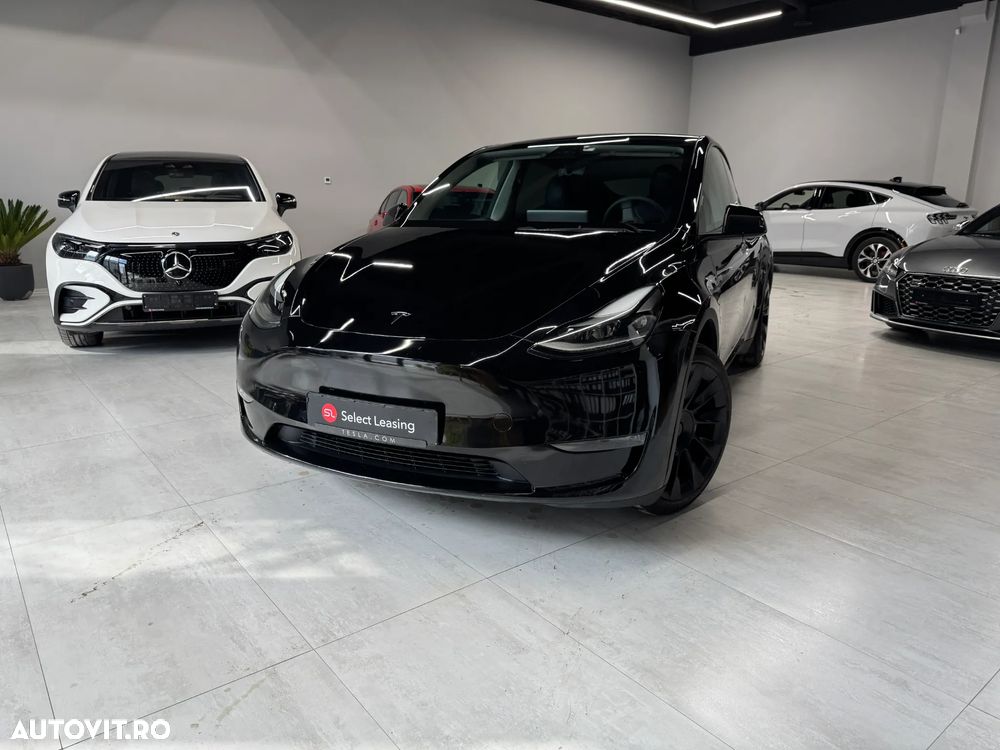 Tesla Model Y - 1