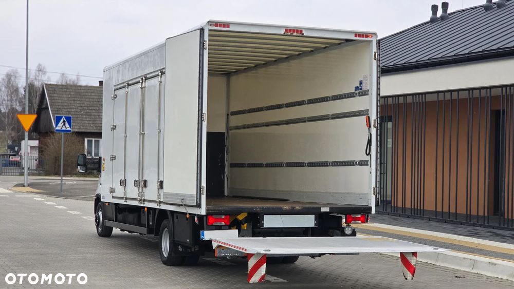 Iveco IVECO DAILY 72C18 3.0 180KM DMC 7200 ❗❗ KONTENER 15 PALET / OTWIERANY BOK / ZABUDOWA SAXAS / WINDA DHOLLANDIA 1000KG / NOWY TACHOGRAF / HI-MATIC / ZAWIESZENIE PNEUMATYCZNE AIR-PRO / RADAR  / ADR / SERWIS ASO / KABINA SYPIALNIA / ROZSTAW OSI 5.10 / ŁADOWNOŚĆ 3200KG / LAWETA / CHŁODNIA / RAMA❗❗ JAK NOWY❗❗ - 4