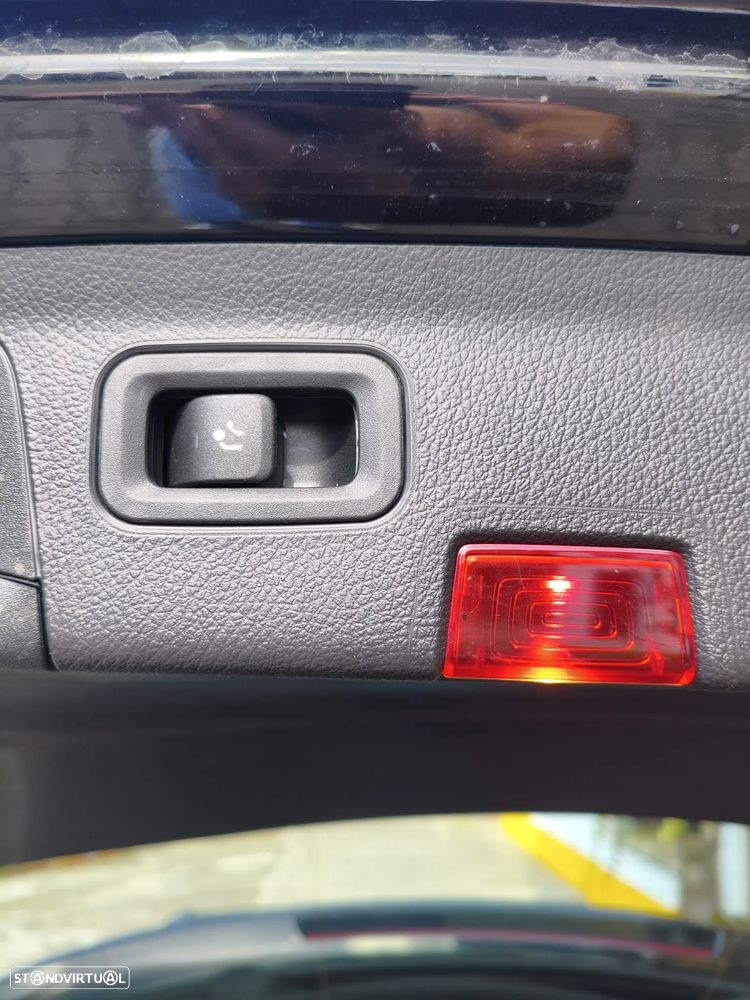 Mercedes-Benz A 250 e 8G-DCT Style - 32