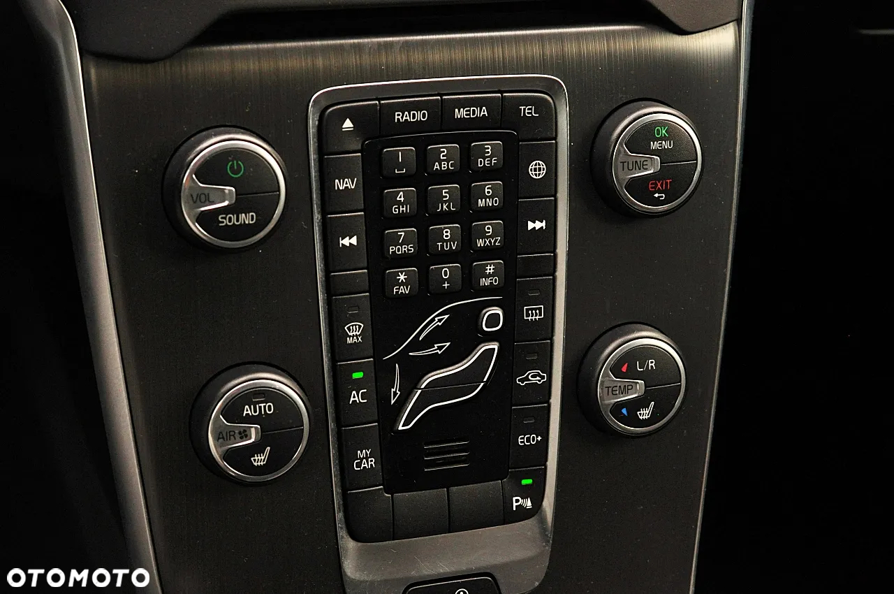 Volvo V40 Cross Country D3 Geartronic Momentum - 35