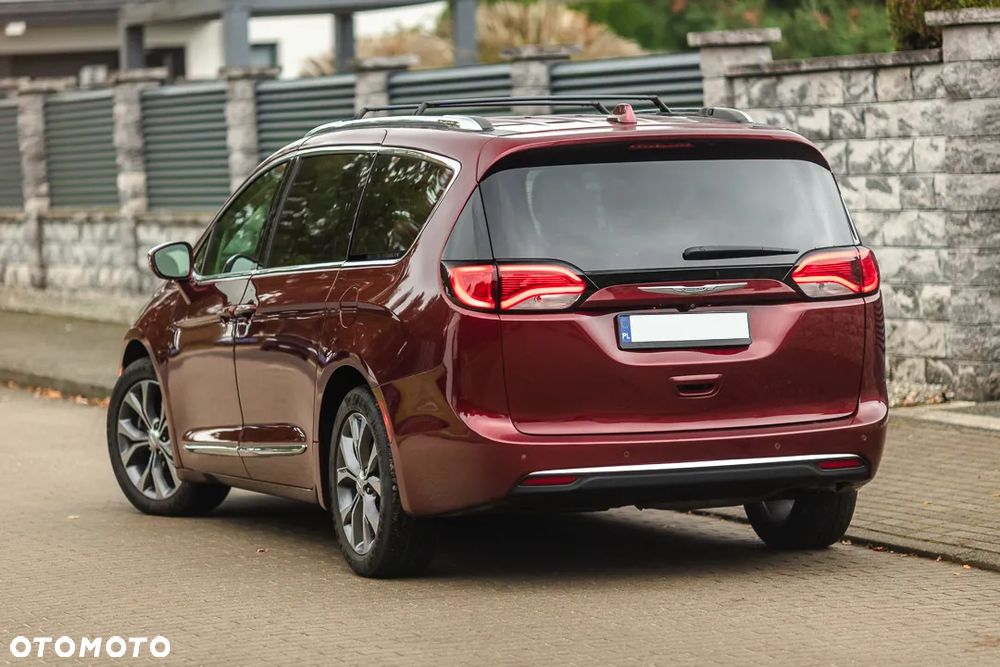 Chrysler Pacifica - 16