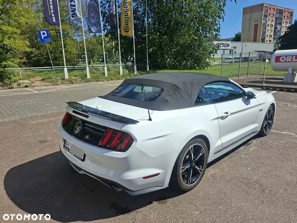 Ford Mustang - 4