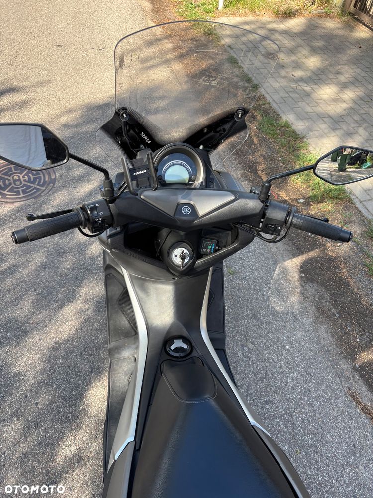 Yamaha NMAX - 10