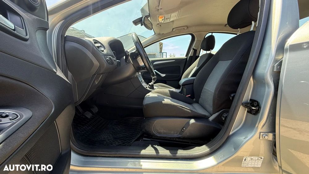 Ford Mondeo - 11