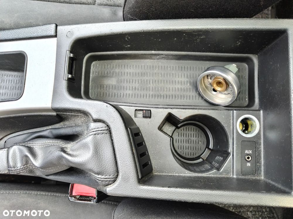 BMW Seria 3 318i - 37