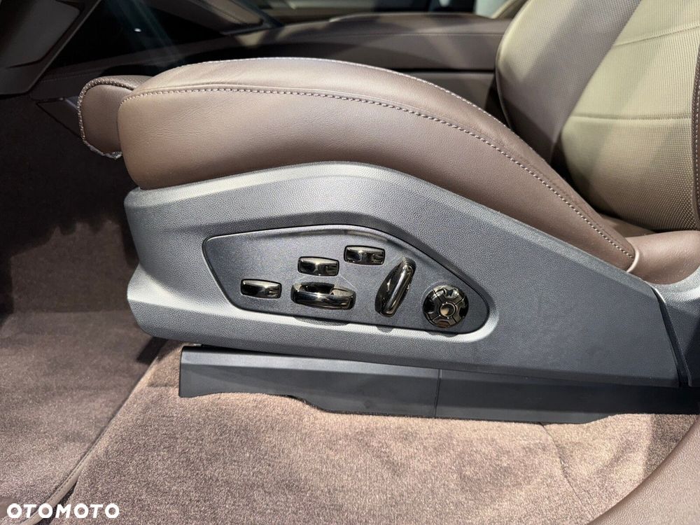 Porsche Cayenne - 18