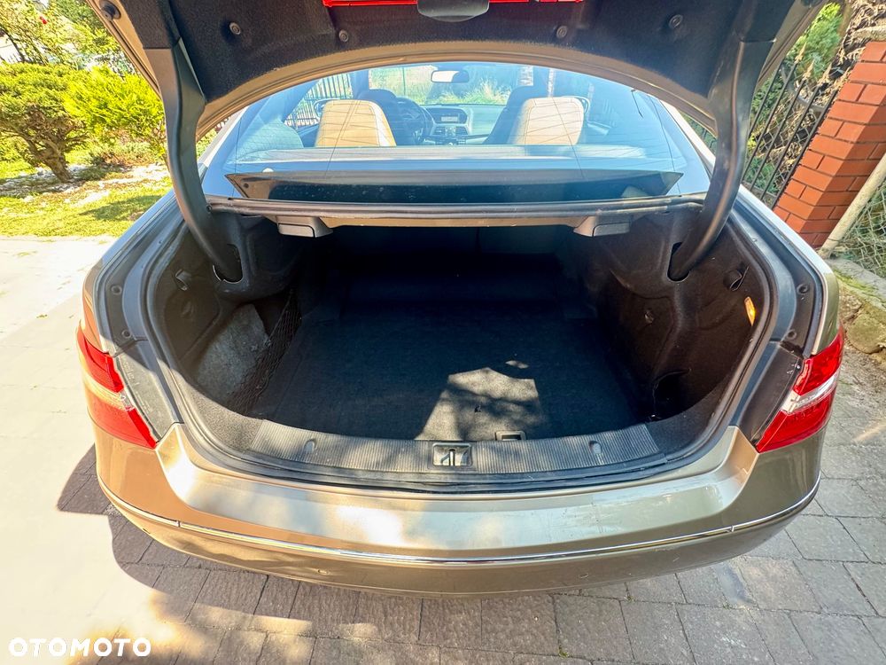 Mercedes-Benz Klasa E 250 CGI BlueEffICIENCY - 11