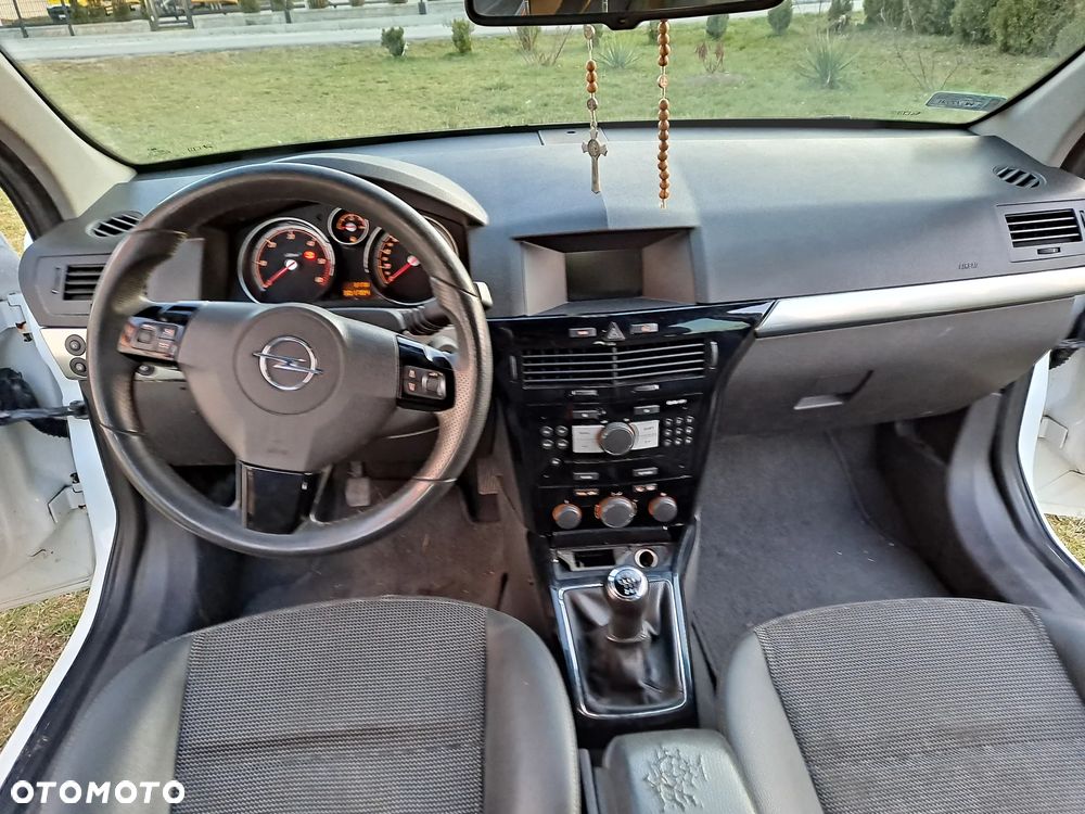 Opel Astra 1.9 CDTI DPF Cosmo - 10