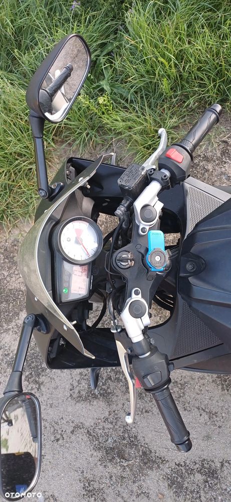 Yamaha YZF - 8