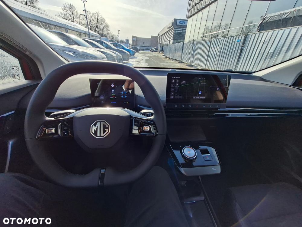 MG 4 Luxury 64 kWh - 12