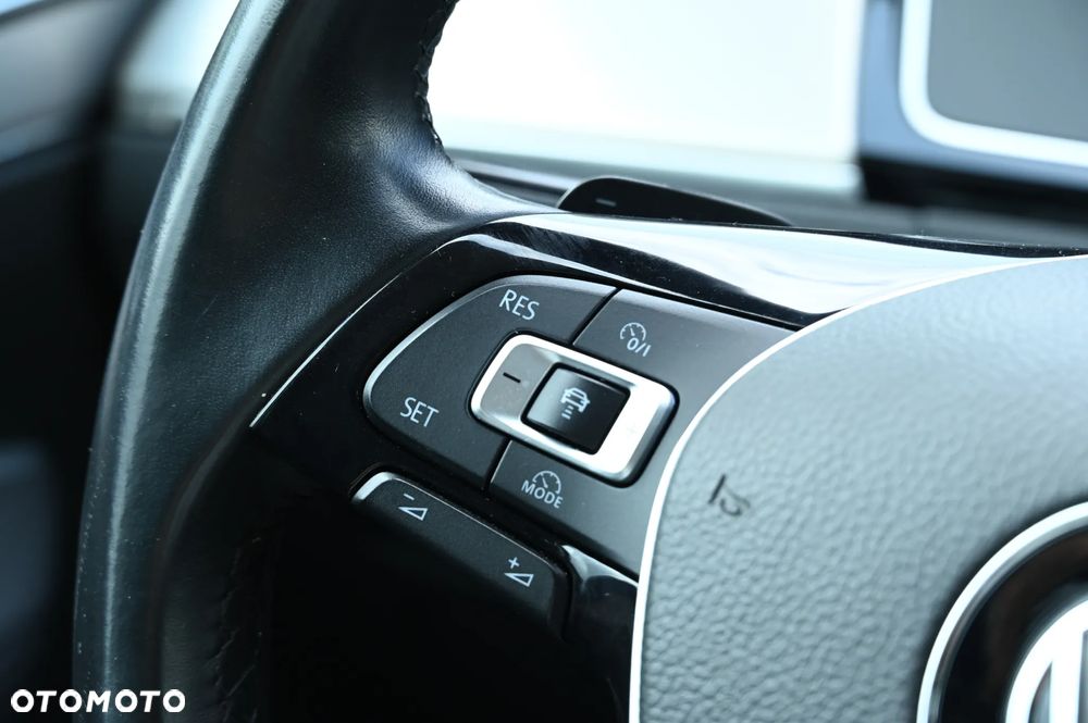 Volkswagen Passat 2.0 TDI Bi-Turbo BMT 4Mot Highline DSG - 12