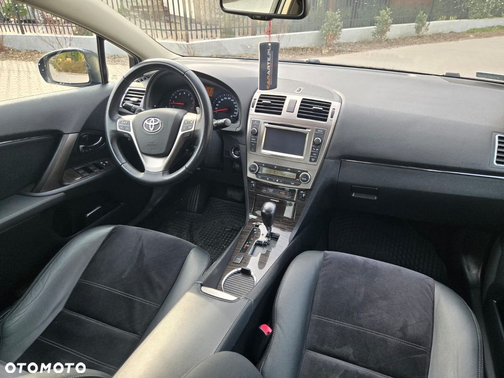 Toyota Avensis 2.0 Prestige MS - 25