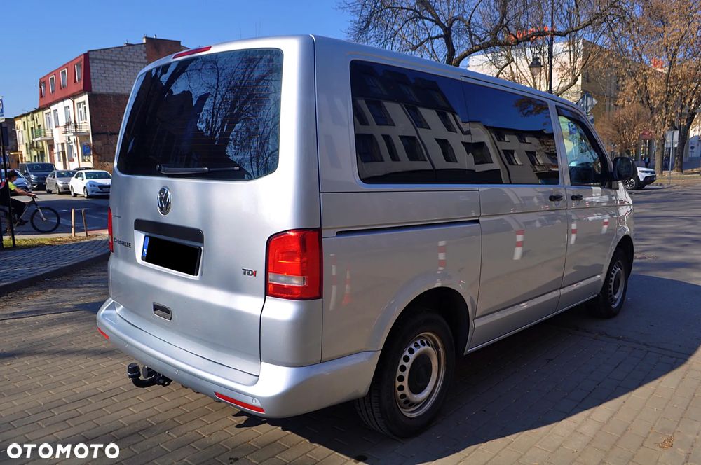 Volkswagen Caravelle - 4