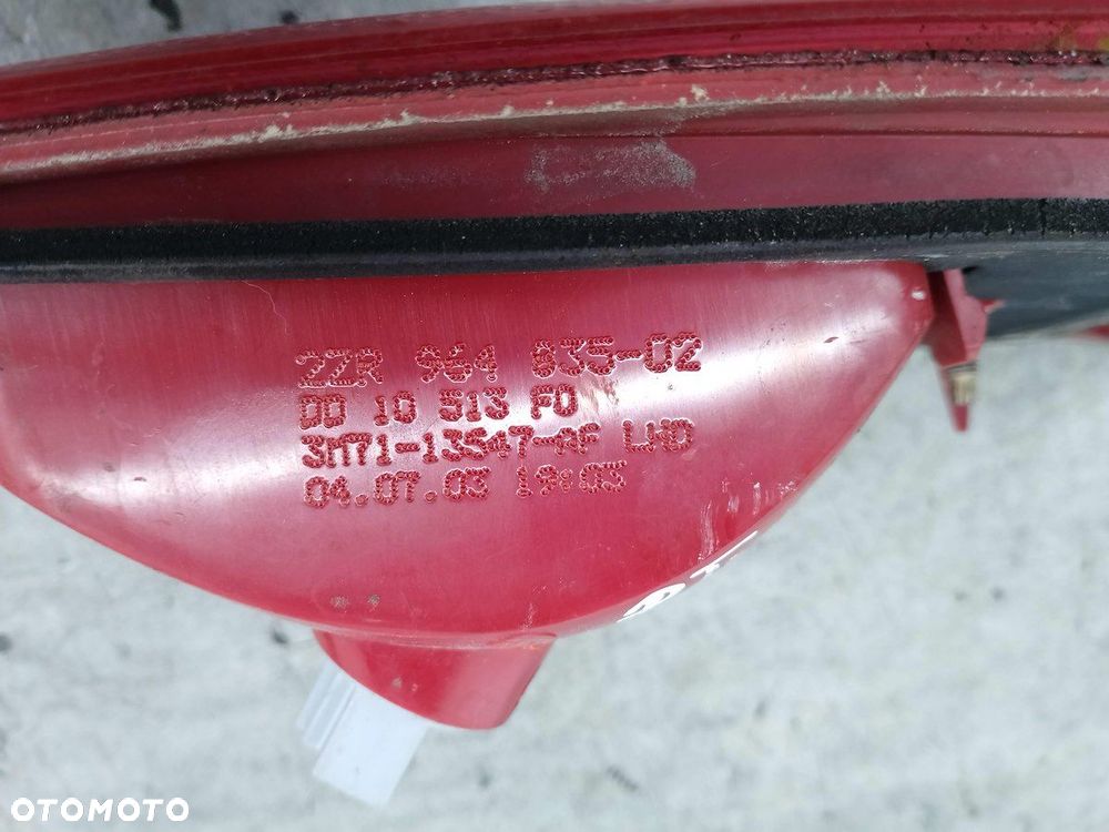 LAMPA TYLNA PRAWA W KLAPE MAZDA 2 I 3M71-13547-AF HATCHBACK - 2