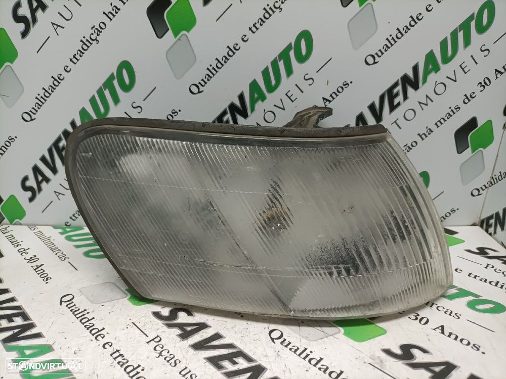 Pisca Frontal Toyota Corolla (_E10_) - 1