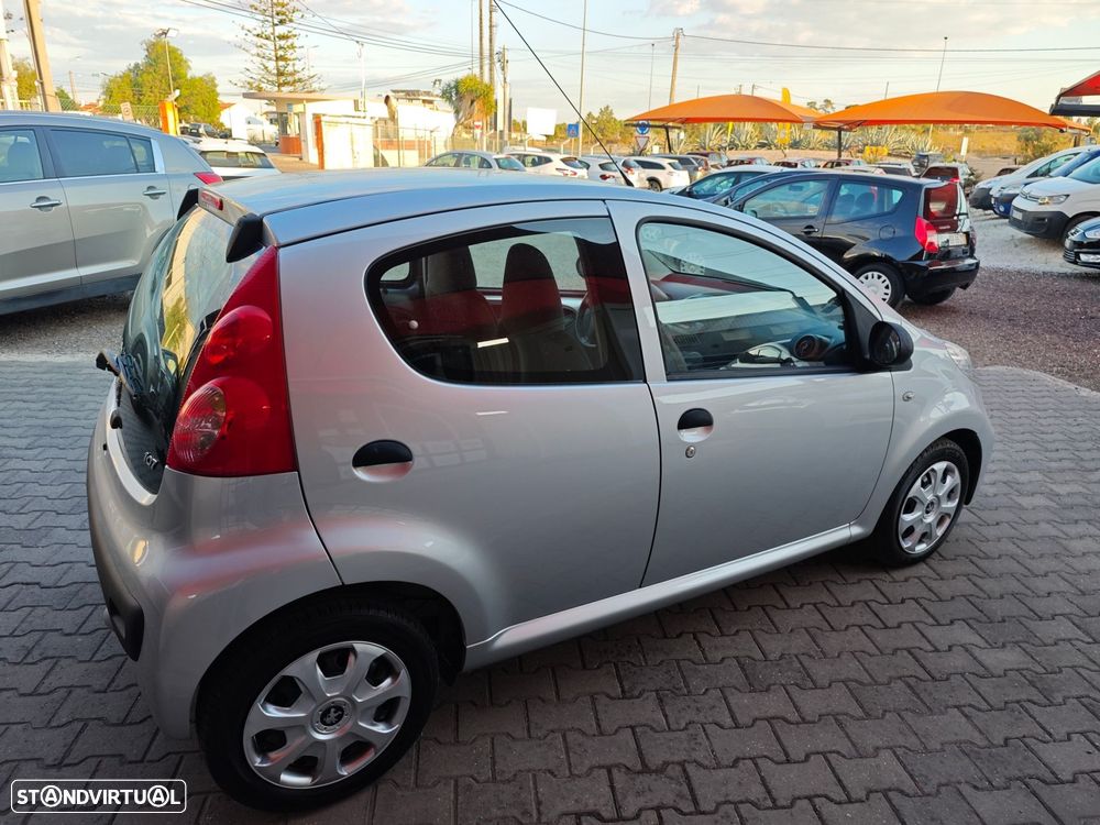 Peugeot 107 2012 photo 5
