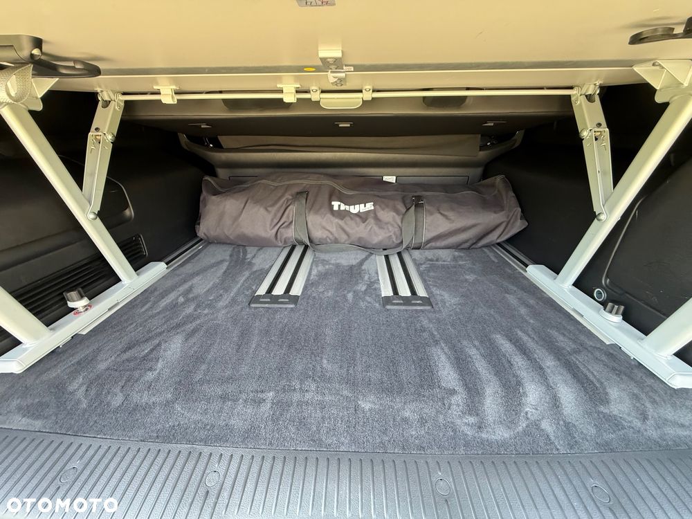 Volkswagen Multivan - 32