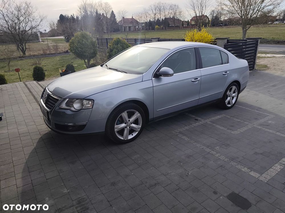 Volkswagen Passat 2.0 TDI Highline DSG - 1