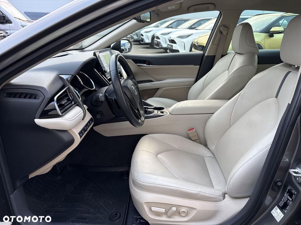 Toyota Camry 2.5 Hybrid Executive CVT - 13