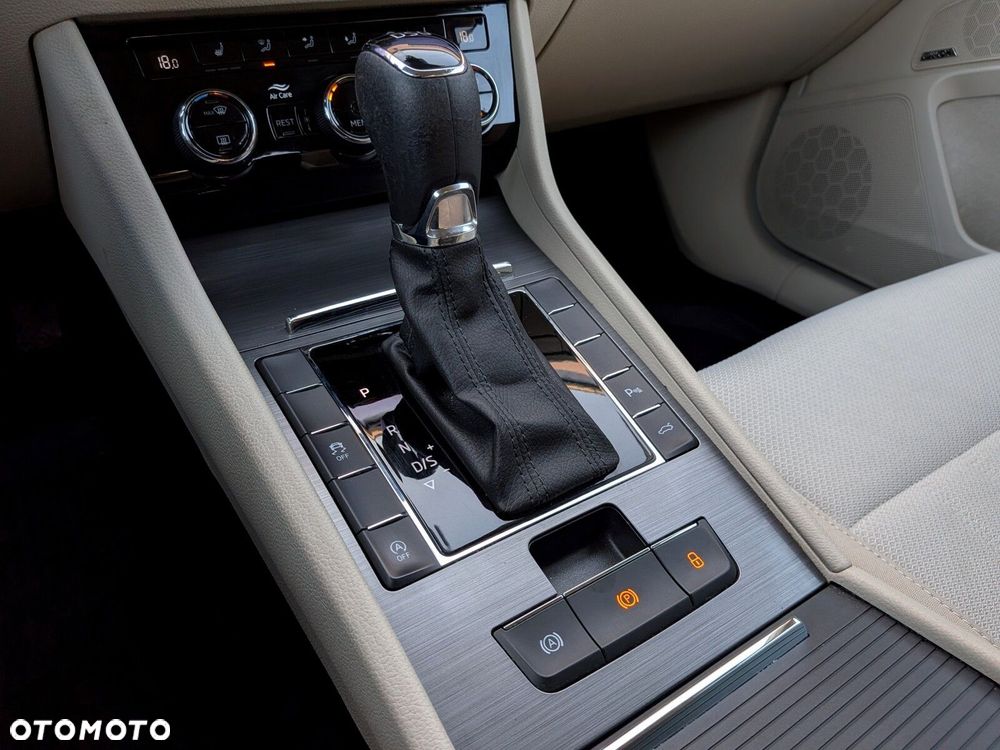 Skoda Superb 2.0 TSI Style DSG - 32