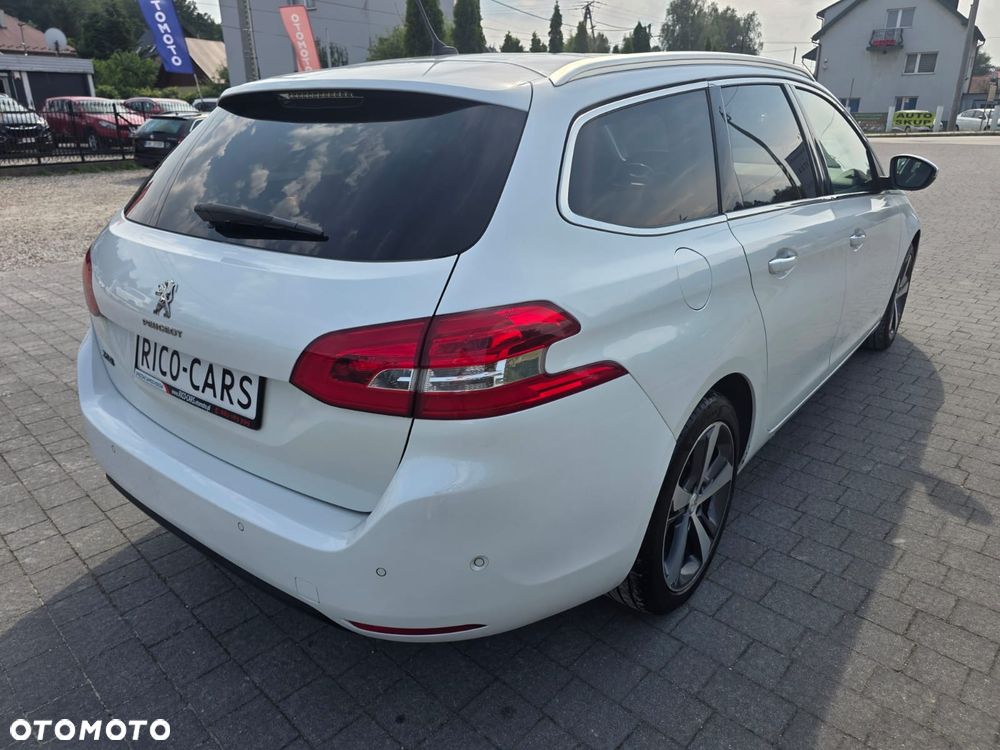 Peugeot 308 - 8