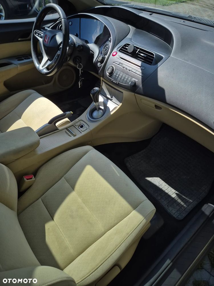 Honda Civic 1.8 Executive - 13
