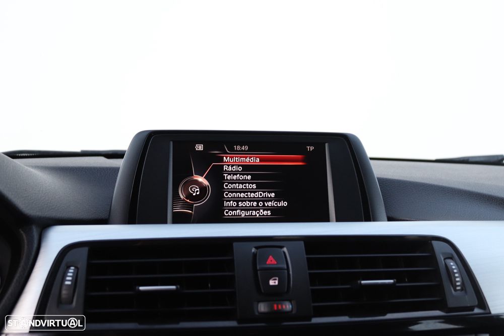 BMW 318 d Touring xDrive Line Sport - 37