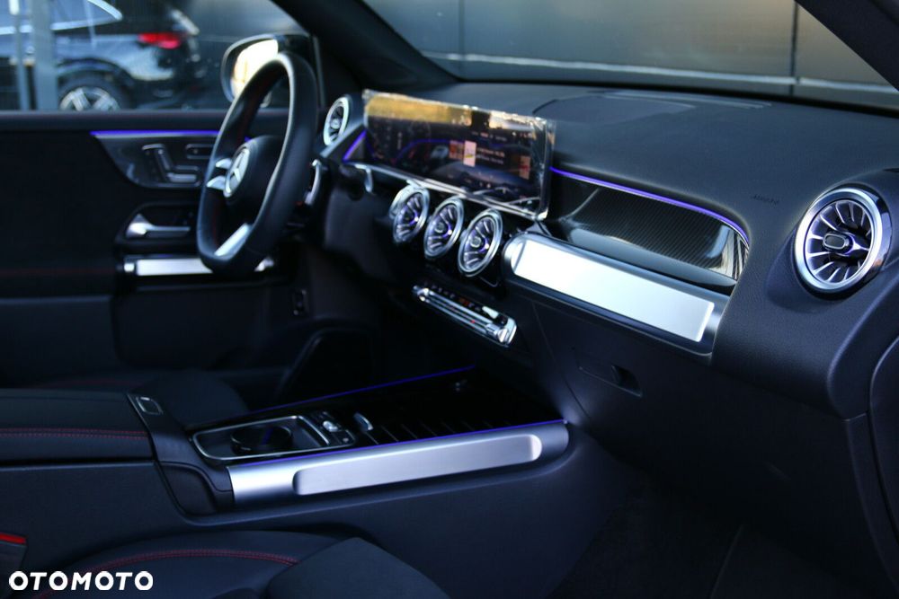 Mercedes-Benz GLB 200 AMG Line 7G-DCT - 15