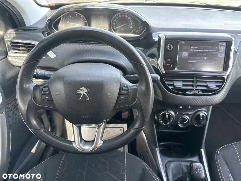 Peugeot 2008 1.6 BlueHDi Style - 23