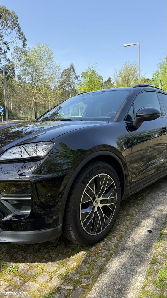 Porsche Macan Electric - 16