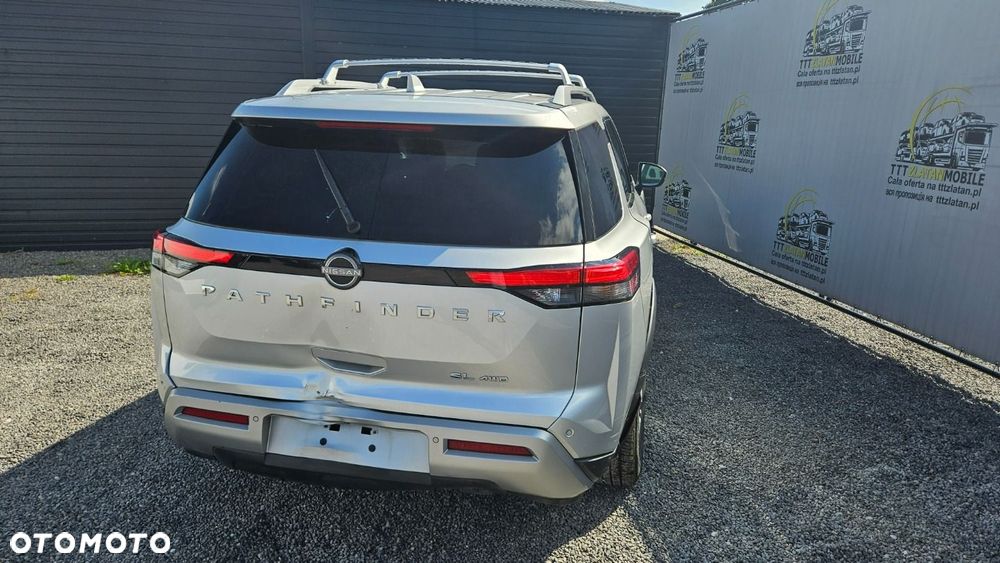 Nissan Pathfinder - 18