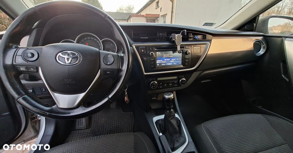Toyota Auris 1.4 D-4D Premium - 6