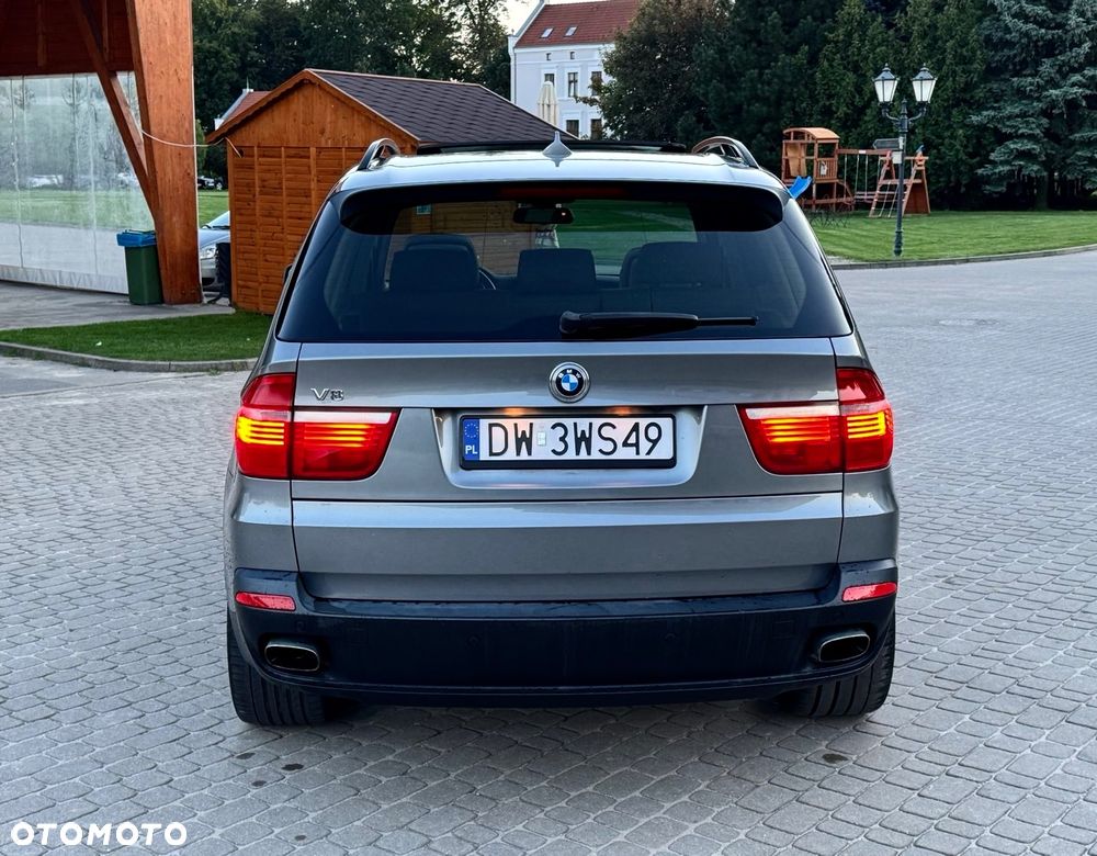 BMW X5 4.8i xDrive - 21
