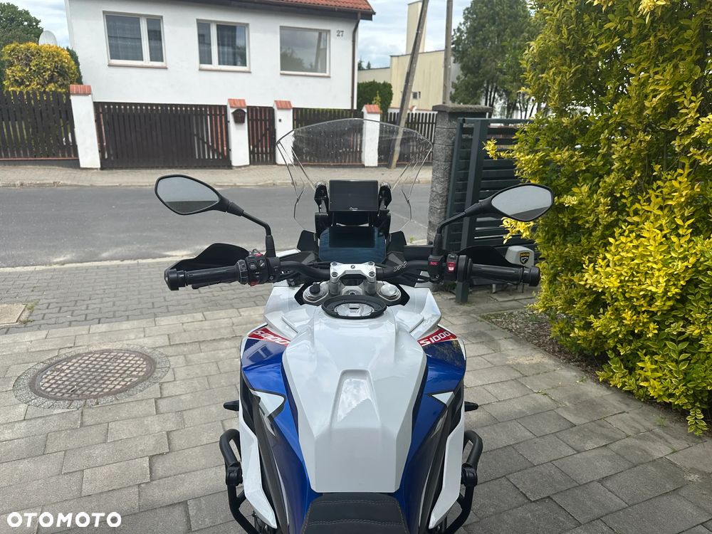 BMW XR - 9
