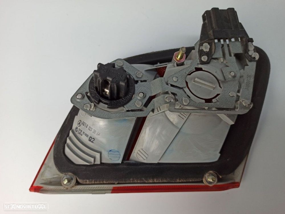 FAROLIM TRASEIRO DIREITO MERCEDES CLASE E (W210) BERLINA DIESEL 270 CDI (210.016... - 2