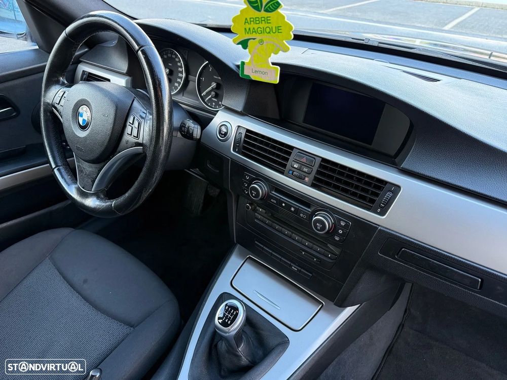 BMW 318 d Navigation - 16
