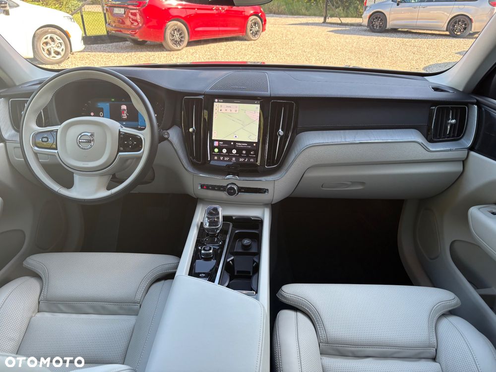 Volvo XC 60 B5 B AWD Ultra Bright - 23