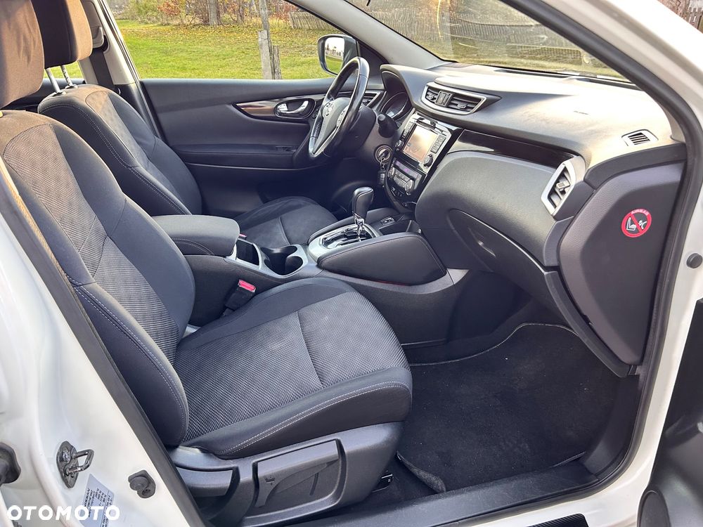 Nissan Qashqai 1.6 DCi Xtronic ACENTA - 25