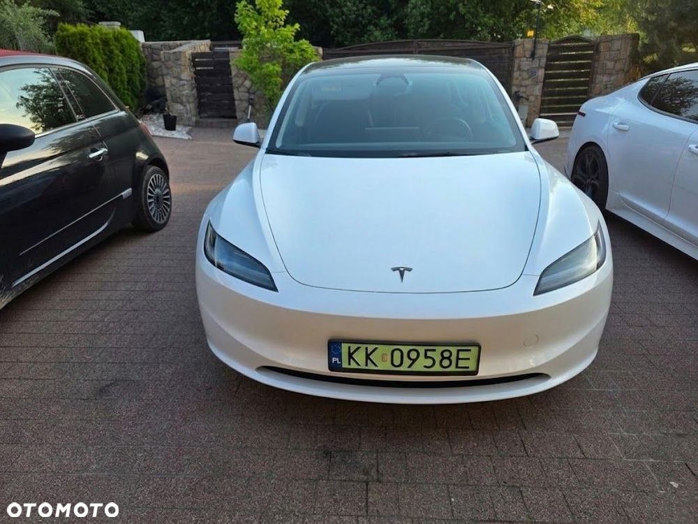 Tesla Model 3 - 3