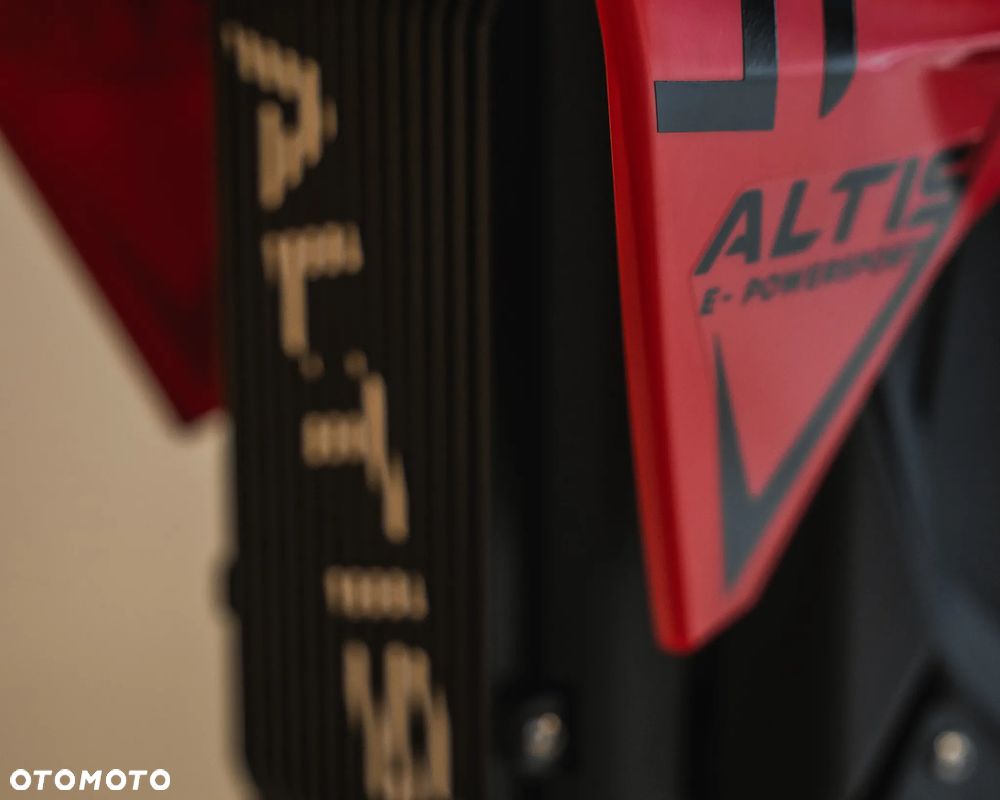 Altis Powersports Sigma - 24